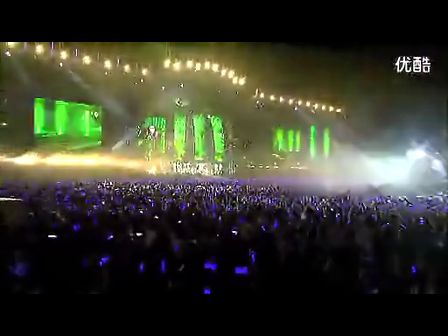 《江南Style》8万人首尔演唱会,鸟叔领嗨万人共舞